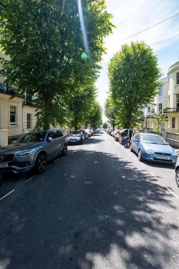 Brunswick In And By 9s Living *