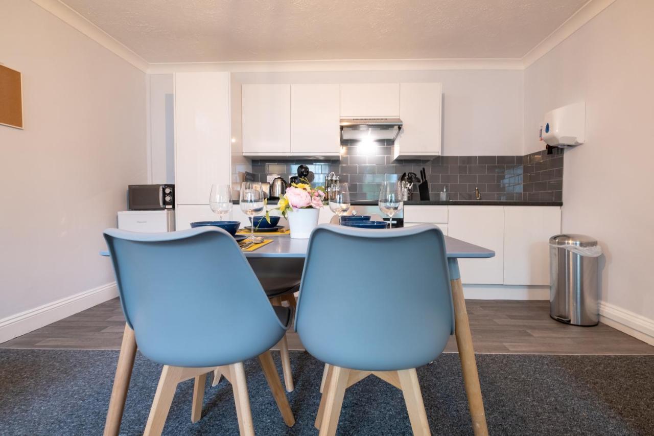 Brunswick In And By 9s Living * Brighton