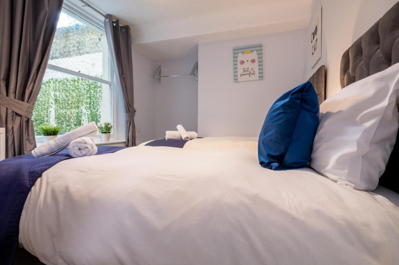 Brunswick In And By 9s Living * Brighton