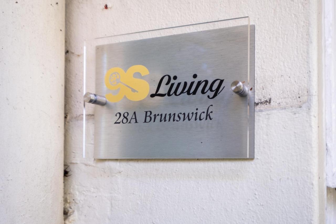 Brunswick In And By 9s Living