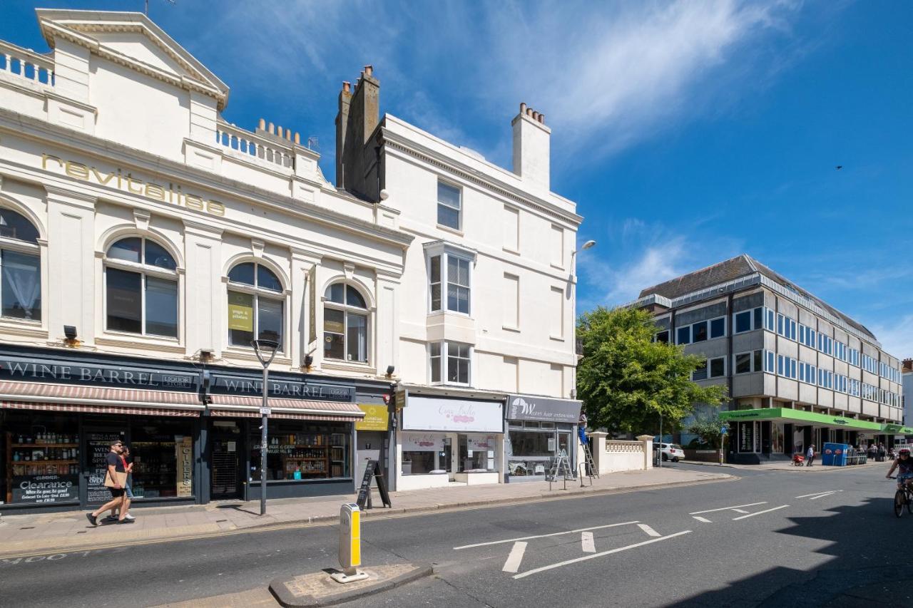 Brunswick In And By 9s Living *